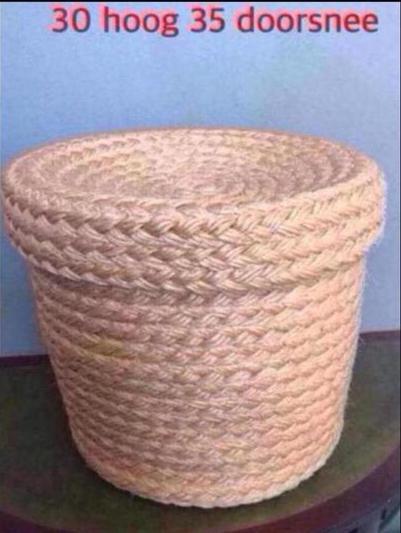 Mooie opberg mand , katten krabmand ,, Huis en Inrichting, Woonaccessoires | Schalen en Manden, Nieuw, Rond, Riet, Ophalen