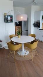 Eettafel/trompetvoet110cm inclusief 4 eetkamerstoelen, Rond, Ophalen of Verzenden, Zo goed als nieuw, 100 tot 150 cm