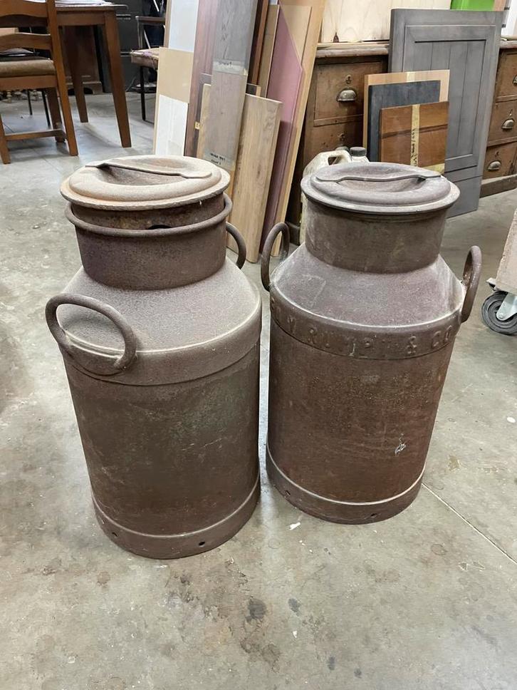 2x Authentieke oude melkbus – Industrieel, Tuin en Terras, Tuinwanddecoratie, Gebruikt, Ophalen