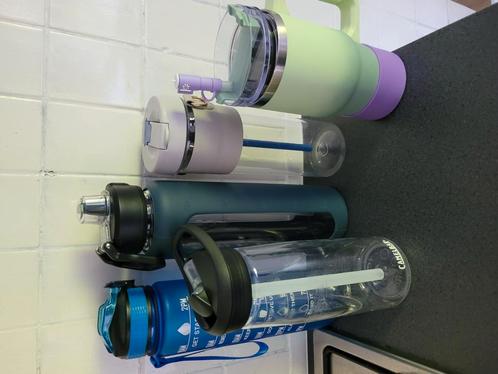 Verschillende waterflesen camelbak, ikea, tumbler,, Sport en Fitness, Bidons, Gebruikt, Ophalen of Verzenden