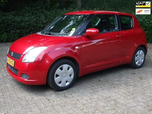 Suzuki Swift 1.3 GLS airco 173 dkm NAP 3 drs rood NL auto, Auto's, Suzuki, Bedrijf, Te koop, Swift, ABS, Airbags, Airconditioning