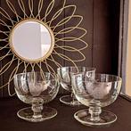 Set van 3 antieke coupe glazen met aangehechte onderschotel, Verzamelen, Glas en Borrelglaasjes, Ophalen of Verzenden, Zo goed als nieuw
