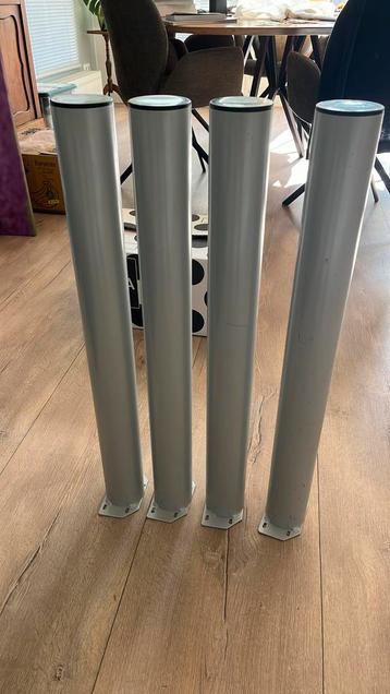 4 grijze tafelpoten voor bureau of eettafel  beschikbaar voor biedingen