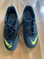 Nike zaalvoetbalschoenen. Maat 35,5. Gym., Ophalen, Gebruikt, Maat XS of kleiner, Schoenen