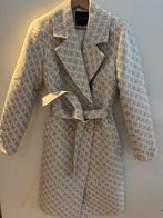 Nikkie lange jas creme/beige nieuw maat 36, Kleding | Dames, Jassen | Winter, Ophalen of Verzenden, Nieuw, Maat 36 (S), Beige