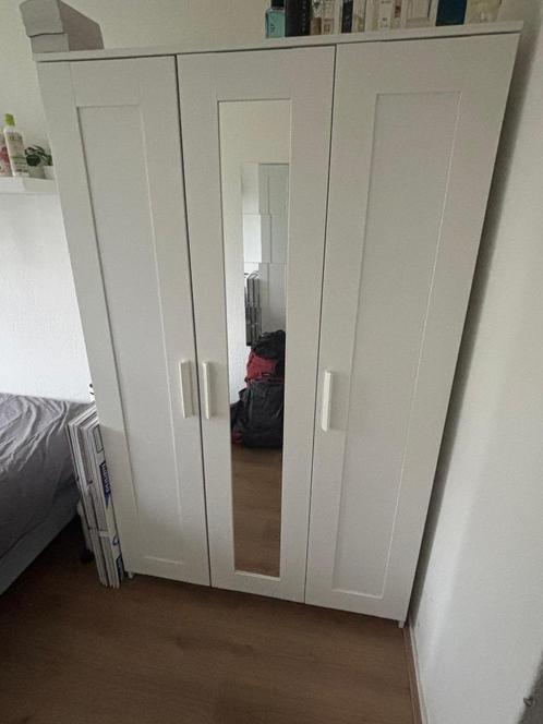 Witte IKEA BRIMNES kledingkast met 3 deuren en spiegel, Huis en Inrichting, Kasten | Kledingkasten, Zo goed als nieuw, 150 tot 200 cm