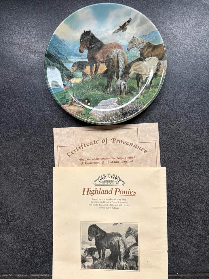 Davenpoort porseleinen borden paarden afbeeldingen, Verzamelen, Efteling, Zo goed als nieuw, Overige typen, Ophalen