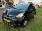 Toyota Aygo 1.0 12V Vvt-i 5DRS 2013 Zwart, Auto's, Voorwielaandrijving, 4 stoelen, Origineel Nederlands, Handgeschakeld