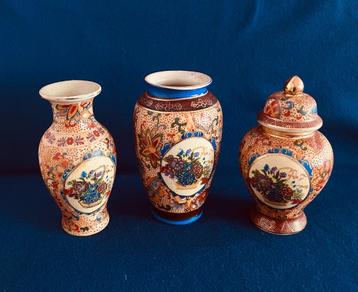 Kaststel 3 vazen Aziatisch Japans of Chinees Vintage beschikbaar voor biedingen