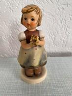 Schattig M. Hummel beeldje van een meisje, Ophalen of Verzenden, Hummel