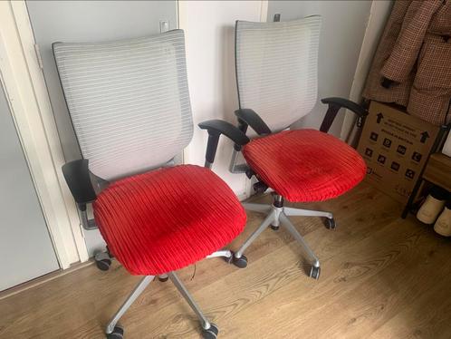 Topkwaliteit bureaustoelen (Okamura) – set van 3 stuks, Huis en Inrichting, Bureaustoelen, Gebruikt, Bureaustoel, Wit, Ergonomisch