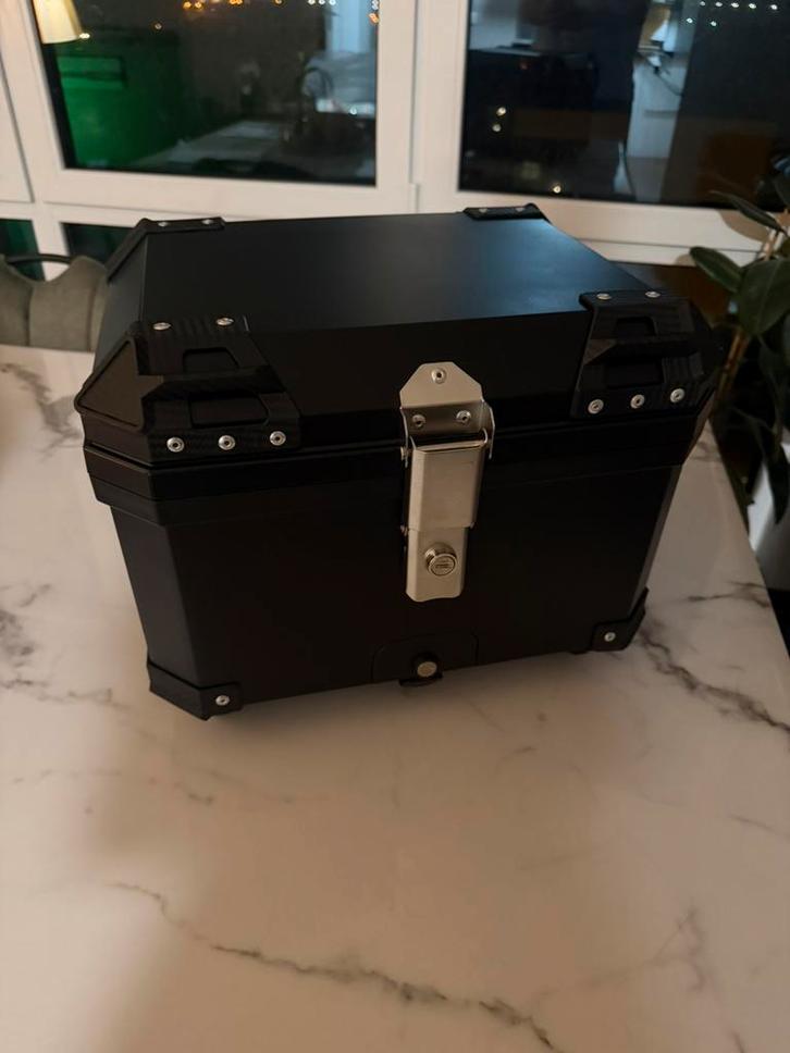 Universele Topkoffer voor motor of scooter. 45L, Motoren, Accessoires | Koffers en Tassen, Nieuw, Ophalen of Verzenden