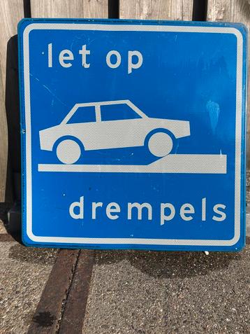 VERKEERSBORD ‘let op drempels’ beschikbaar voor biedingen