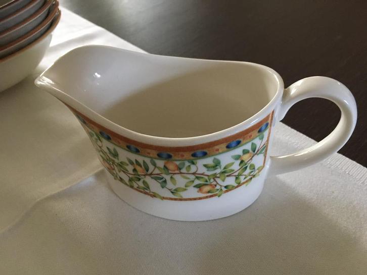 Melkkan, Saus/Juskan +2 schotels Johnson Brothers Lemon Tree, Huis en Inrichting, Keuken | Servies, Zo goed als nieuw, Overige typen