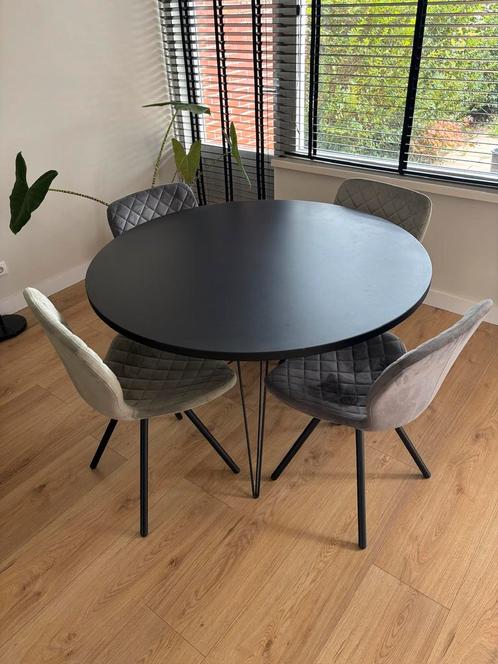 Eettafel Magis XZ3 met stoelen, Huis en Inrichting, Tafels | Eettafels, Gebruikt, 50 tot 100 cm, 100 tot 150 cm, Vier personen