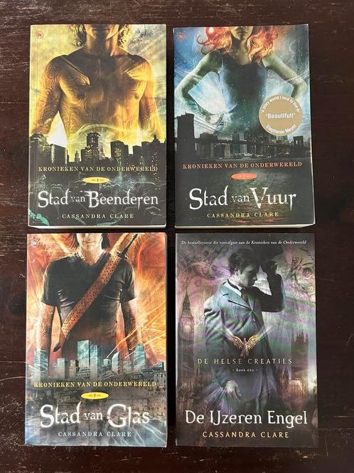 4x Cassandra Clare voor €12,- oa De ijzeren engel, Boeken, Kinderboeken | Jeugd | 13 jaar en ouder, Zo goed als nieuw, Ophalen of Verzenden
