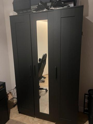 Gratis af te halen 2x Ikea kledingkast Brimnes
