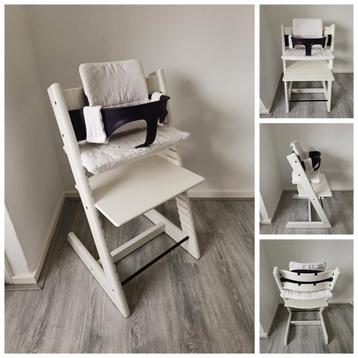 Stokke Tripp Trapp wit met babyset en 2 kussensets beschikbaar voor biedingen