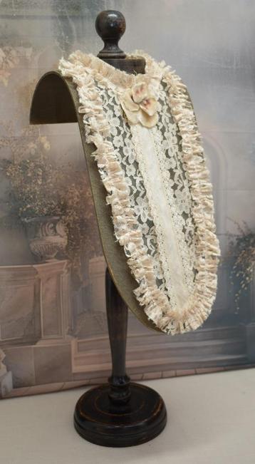 SALE.!! Opruiming Oude Kragen  Standaard. "Uit Aletta'dsTijd beschikbaar voor biedingen