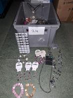 Partij sieraden nr 24. Oorbellen, armbanden, kettingen., Ophalen of Verzenden, Nieuw, Overige kleuren, Overige materialen