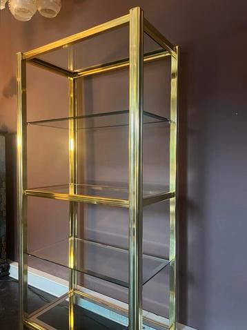Holleywood Regency Vitrinekast Messing en Glas (jaren 70/80) beschikbaar voor biedingen