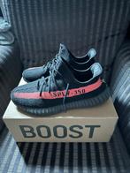 YEEZY BOOST 350 V2 Core Black Red maat 45 1/3, Kleding | Heren, Schoenen, Zwart, Ophalen of Verzenden, Adidas, Sneakers of Gympen