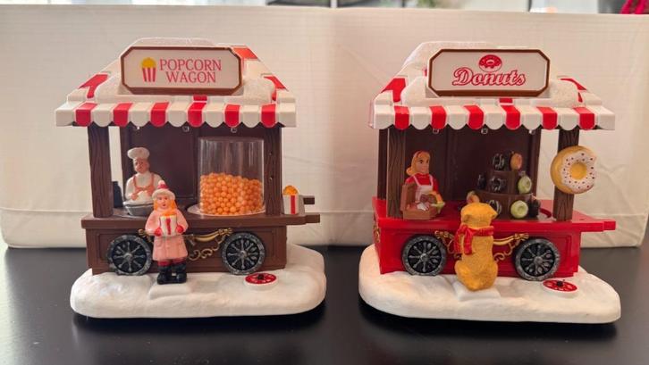 Kerst dorp Popcorn & Donuts kraam met LED en beweging, Diversen, Kerst, Gebruikt, Ophalen of Verzenden