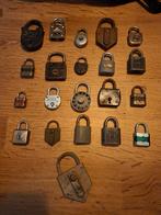 Verzameling van 21 oude/ antieke hangsloten zonder sleutel, Verzamelen, Ophalen of Verzenden, Gebruikt, Overige onderwerpen