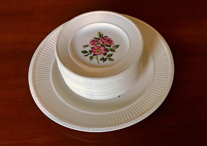 13 delig Wedgwood Briar Rose gebakstel puntgaaf...., Huis en Inrichting, Keuken | Servies, Zo goed als nieuw, Overige typen, Wedgwood