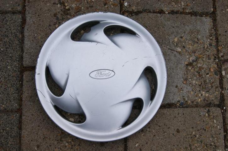 1 losse originele wieldop Ford Fiesta 13 inch, Auto diversen, Wieldoppen, Gebruikt, Ophalen of Verzenden