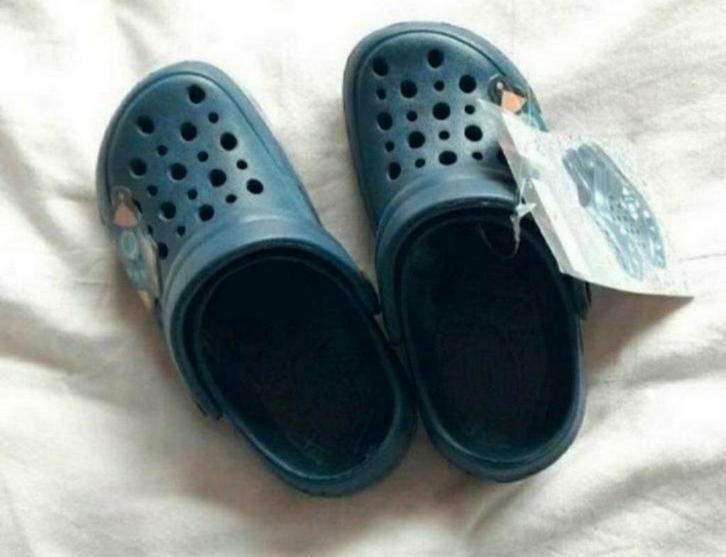 Stevige kinderslippers Crocs stijl maat: 26 - Nieuw!, Kinderen en Baby's, Kinderkleding | Schoenen en Sokken, Nieuw, Schoenen