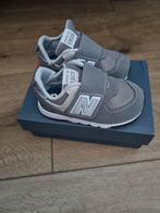 New balance 574 sneakers maat 21 grijs met doos zgan, Schoentjes, Ophalen of Verzenden, Zo goed als nieuw, New Balance
