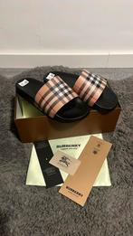Burberry slippers beige, Ophalen of Verzenden, Overige maten, Beige