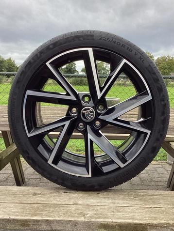 18” Skoda Octavia Continental 🌞band 225-40-18 4x8 mm beschikbaar voor biedingen