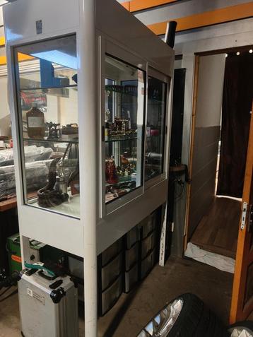 mooie antieke metalen Vitrine kast ! 200x120x60cm  beschikbaar voor biedingen