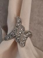 Mooie ring, Overige materialen, Nieuw, Ophalen of Verzenden, 17 tot 18