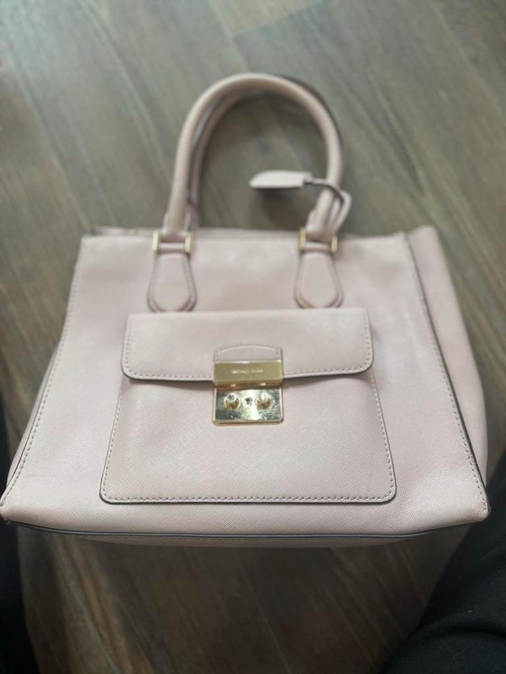 Michael Kors Tas - Stijlvol en Praktisch!, Sieraden, Tassen en Uiterlijk, Tassen | Damestassen, Gebruikt, Handtas, Roze, Ophalen of Verzenden