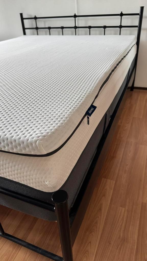 Zo goed als nieuw Emma matras, topper en ledikant 140x200, Huis en Inrichting, Slaapkamer | Bedden, Zo goed als nieuw, Tweepersoons