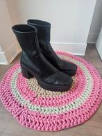 Stradivarius Enkellaarsjes, Zwart, Lage of Enkellaarzen, Ophalen of Verzenden, Zo goed als nieuw