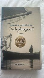 Allard Schroder - De hydrograaf, Ophalen of Verzenden, Nederland, Allard Schroder, Zo goed als nieuw