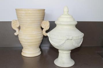 Decoratieve sierpot plus bloempot Romeinse / Griekse stijl beschikbaar voor biedingen