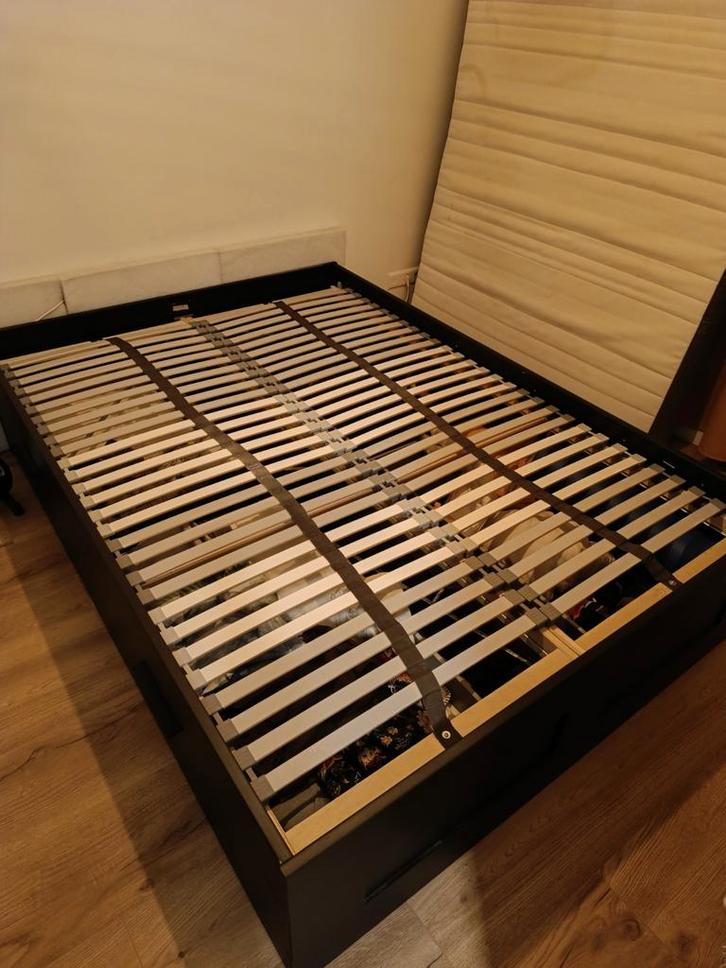 IKEA BRIMNES zwart 140x200 (in- of exclusief lattenbodem), Huis en Inrichting, Slaapkamer | Bedden, Zo goed als nieuw, Tweepersoons