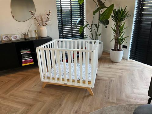 Box Bopita Lynn | inlc. matras en boxkleed, Kinderen en Baby's, Boxen, Gebruikt, Rechthoekig, In hoogte verstelbaar, Boxkleed
