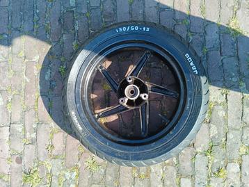 Aprillia sr velgen beschikbaar voor biedingen