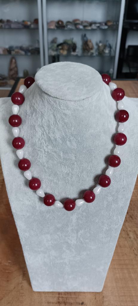 Jade collier, Sieraden, Tassen en Uiterlijk, Kettingen, Nieuw, Steen of Mineraal, Overige kleuren, Met edelsteen, Ophalen of Verzenden