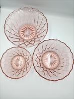 Nest vintage schalen van roze persglas., Antiek en Kunst, Antiek | Glas en Kristal, Ophalen of Verzenden