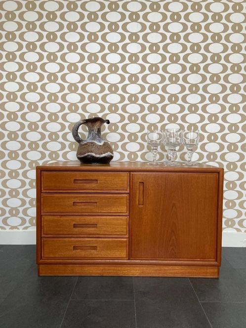 Vintage Deense teakhouten kast van Dyrlund met 4 laden, Huis en Inrichting, Kasten | Dressoirs, Gebruikt, 50 tot 100 cm, 25 tot 50 cm