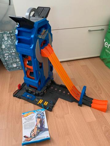 Hotwheels mega garage. beschikbaar voor biedingen