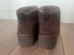 Uggs classic ultra mini platform burnt cedar, Kleding | Dames, Schoenen, Lage of Enkellaarzen, Ophalen of Verzenden, Bruin, Zo goed als nieuw