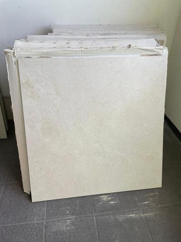 Gloednieuwe vloer/wandtegels - 60x60 cm "Pietrastone zand"  beschikbaar voor biedingen